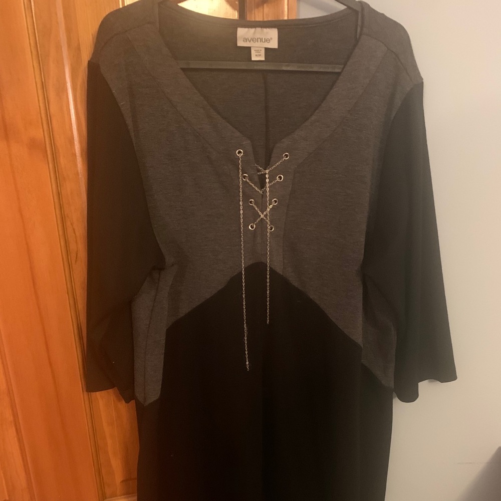 Avenue black and grey chain dress.